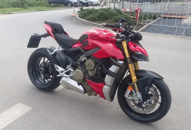 Ducati streetfighter